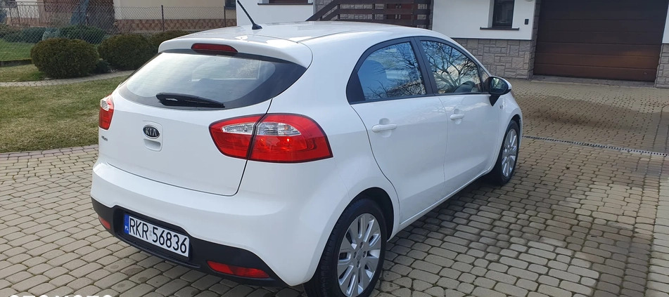 Kia Rio cena 27800 przebieg: 131000, rok produkcji 2012 z Krosno małe 326